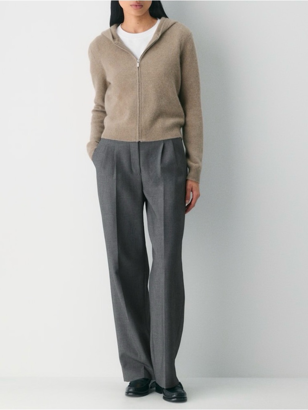 Aritzia
Essential Cashmere Idyllic Zip Hoodie - Picture 2 of 13